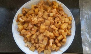 酱爆藕丁的制作方法 酱爆藕丁的制作方法简单介绍