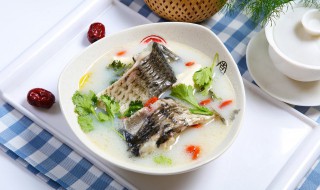 鲫鱼炖豆腐的做法 鲫鱼炖豆腐家常做法