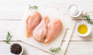 煮鸡胸肉怎么做的 水煮鸡胸肉的做法