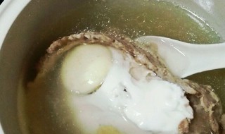 给小孩煮肉饼汤怎么做的好吃 怎么做给小孩煮肉饼汤好吃