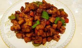 酱爆兔丁制作方法 酱爆兔丁的做法步骤