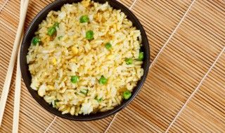 怎么做黄金蛋炒饭 制作黄金蛋炒饭的方法