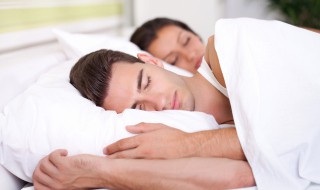 睡眠时减少打鼾的方法 睡眠时减少打鼾的妙招