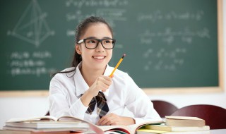 黄金百战穿金甲下一句 黄金百战穿金甲的出处