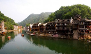 去凤凰旅游注意什么 去凤凰旅游什么季节合适