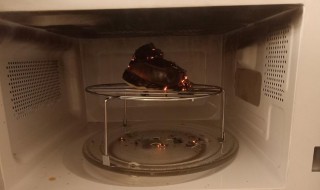 微波炉冒烟是怎么回事 微波炉冒烟的原因