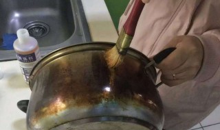 洗不锈钢锅黑垢妙招 洗不锈钢锅黑垢的方法