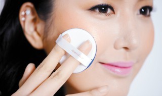 上底妆老是不服帖是怎么回事 为什么上底妆老是不服帖