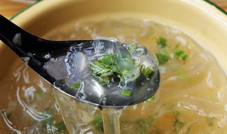 鲜海蜇汤做法步骤 家常鲜海蜇汤做法步骤