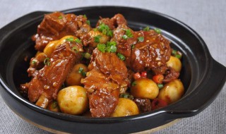 土豆焖鸡块怎么做才嫩 土豆焖鸡块的做法
