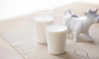 鲜牛奶和纯牛奶哪个更有营养 到底鲜牛奶和纯牛奶哪个更有营养
