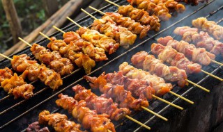 烧烤刷油撒料顺序 烧烤刷油撒料顺序是什么