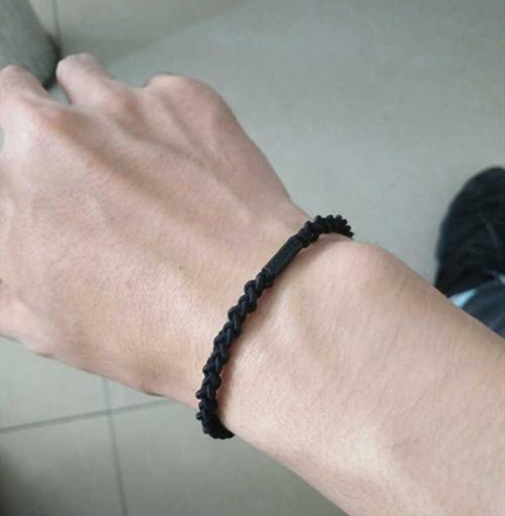 网恋女生喜欢你会给你小皮筋吗 隔空表白神器竟然是小皮筋