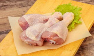 炸鸡腿怎么做才能更外酥里嫩 酥脆的炸鸡腿的做法