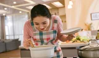 墨鱼干煲汤 制作墨鱼干炖鸡汤的做法