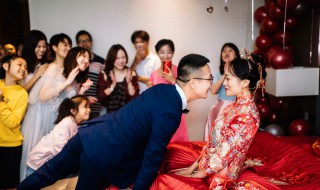 新娘拿扇子出嫁是什么意思 新娘拿扇子出嫁的意思