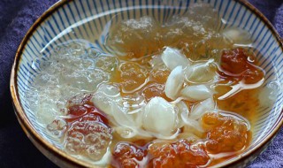 吃皂角米桃胶雪燕禁忌 吃皂角米桃胶雪燕有什么危害