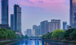 著名旅游港湾有哪些景点，港区游玩的景点有哪些?
