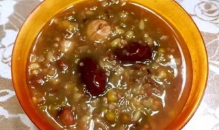 紫米燕麦莲子粥 紫米燕麦莲子粥做法