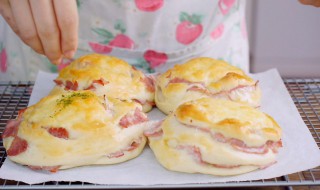 如何制作 简单制作火腿芝士面包的做法