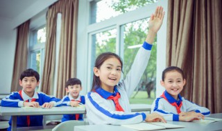 灭烛怜光满披衣觉露滋什么意思 灭烛怜光满披衣觉露滋的意思