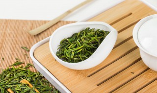 保温杯泡茶的正确方式 保温杯泡茶要用多少温度的水