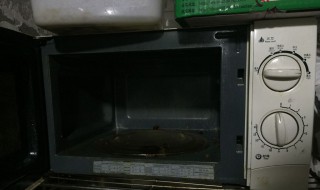 微波炉不能用什么容器 微波炉里不能使用哪些材料的器皿