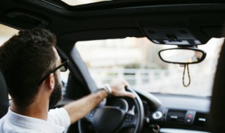 十字架的车标是什么车 车标是一个十字架的车是什么