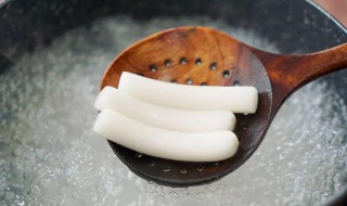 煮年糕用冷水还是热水 煮年糕用冷水吗