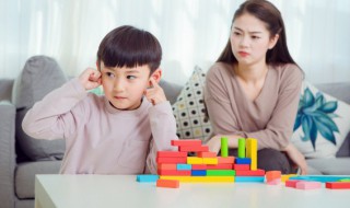 孩子总打人咬人怎么引导 孩子爱咬人打人怎么教