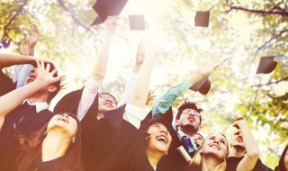 大学四年的时间过得快的好句子 大学四年的时间过得快的好句子精选