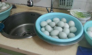 咸鸭蛋煮饭做法步骤 怎样做咸鸭蛋煮饭