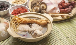 鲜莲子红枣杞子煲鸡 鲜莲子红枣杞子煲鸡的做法