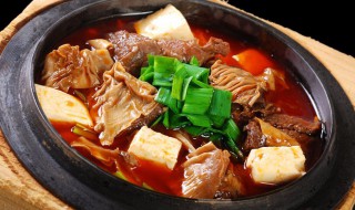 白豆腐和牛肉怎么做的 制作豆腐炖牛肉的方法