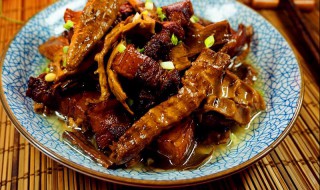蕨笋烧肉怎么做好吃 蕨笋烧肉的做法