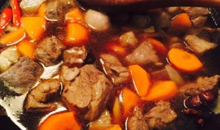 羊肉炖红萝卜和番茄怎么做 羊肉炖红萝卜和番茄的做法