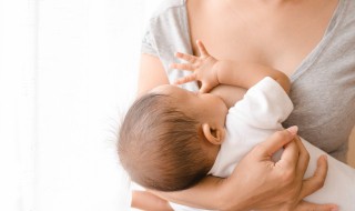 怎么判断母乳够不够宝宝吃 如何判断宝宝母乳够不够
