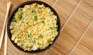 干豆腐炒饭怎么做 制作干豆腐炒饭的方法