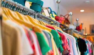 服装陈列色彩搭配 怎样做服装色彩陈列搭配