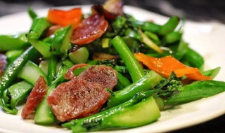 炒芥兰的做法步骤 芥兰炒肉的流程