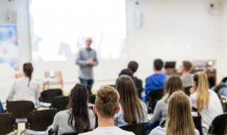 大学老师要考教师资格证吗 大学老师是如何招聘的