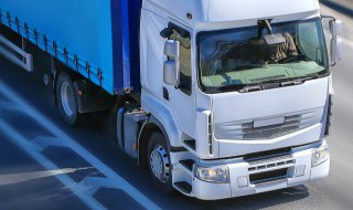 冬季行车安全防范措施 怎样安全防范冬季行车