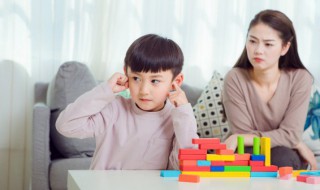 孩子迷恋手机怎么教育 孩子迷恋手机怎样教育
