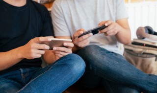 十一岁小孩爱玩游戏怎么办 10岁男孩爱玩游戏怎么办