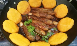 小黄鱼贴饼子的做法 制作小黄鱼贴饼子的方法