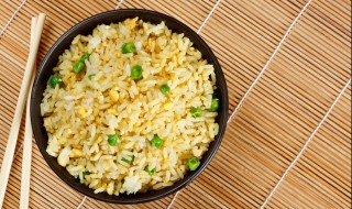 蛋炒饭太油了怎么办 怎么解决蛋炒饭油多问题