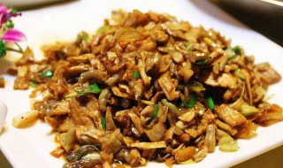 萝卜干炒肉皮怎么做 制作萝卜干炒肉皮的方法