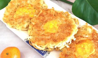 怎么做鸟巢鸡蛋饼 鸟巢鸡蛋饼 的简单做法