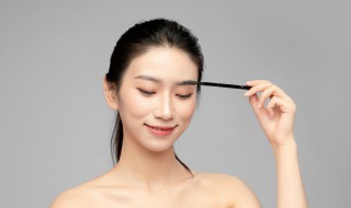新手必学简单修眉技巧 快速修眉的小技巧