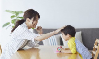 自卑自闭孩子怎么办（自闭的孩子怎么办）